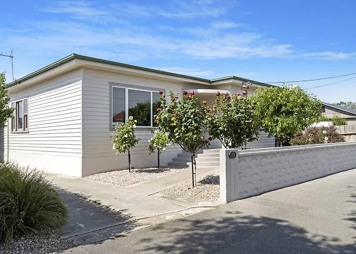 Bradman House Cbd Launceston Invermay + Free Wifi