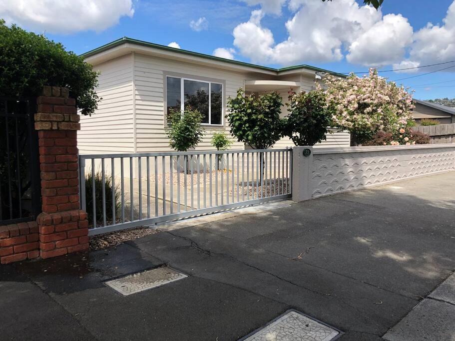 Bradman House Cbd Invermay + Free Wifi Holiday home Launceston